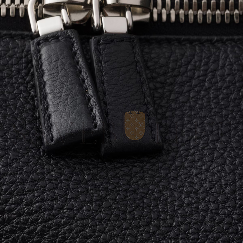 Pra*a large leather shoulder bag 2vh185 (43*32*18cm)